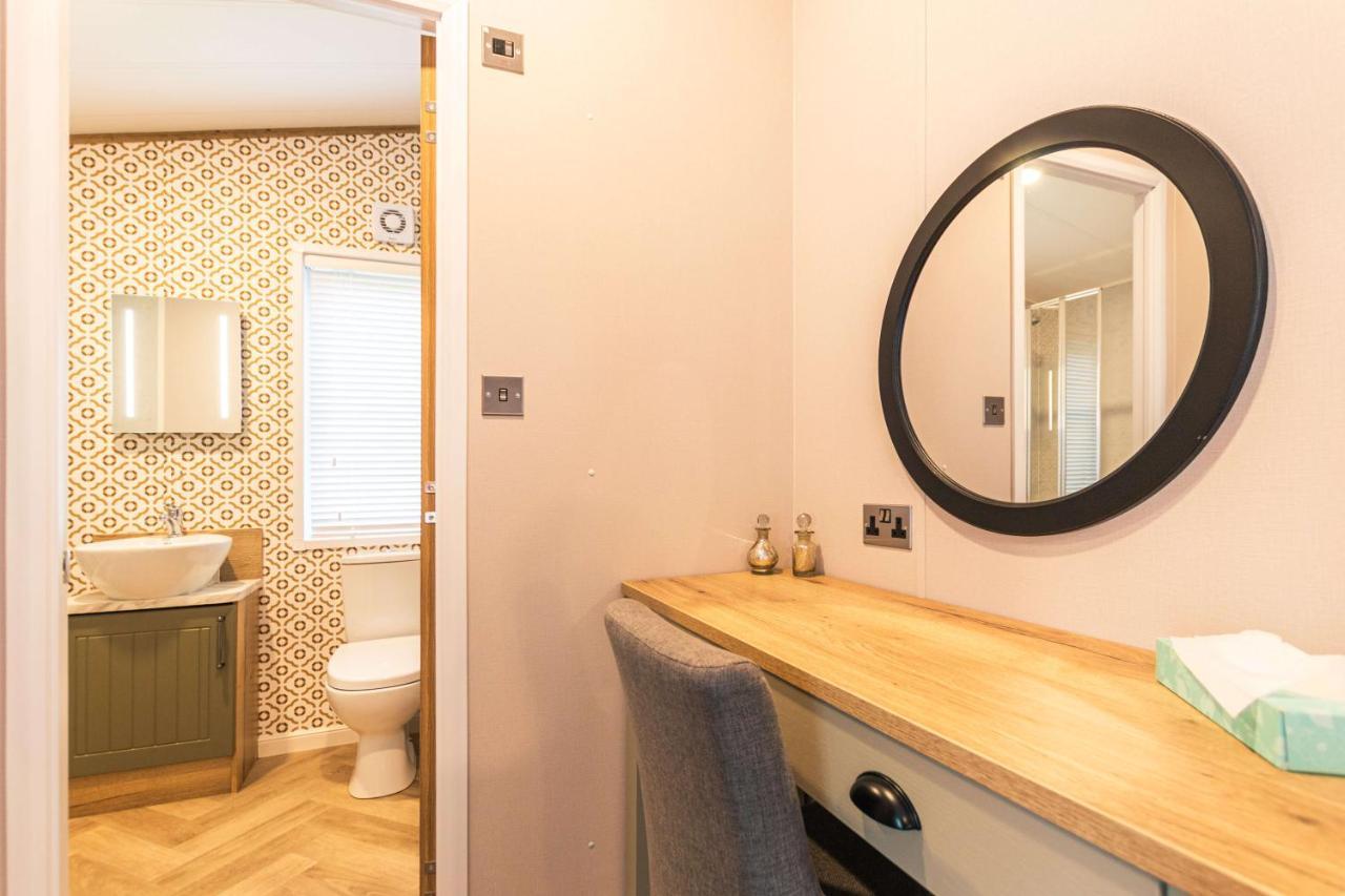 Cherry With Hot Tub Apartment York